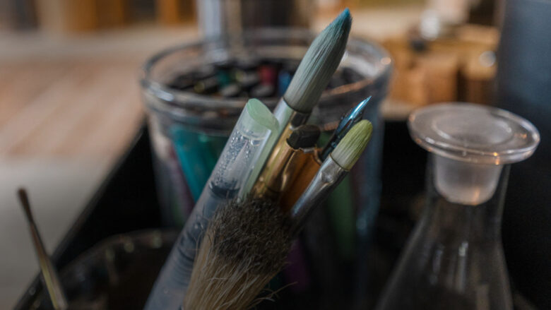 Querfled.Design Werkstatt, Pinseltisch