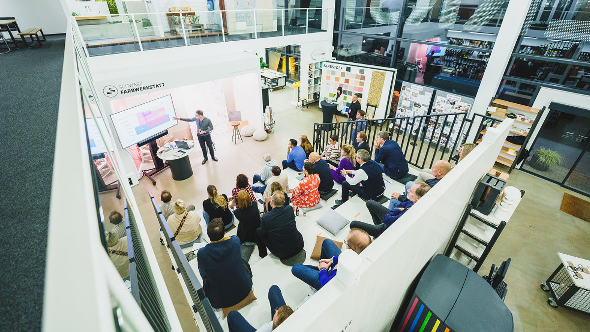 Strategie.Design Nacht in der Farbwerkstatt Schwarz